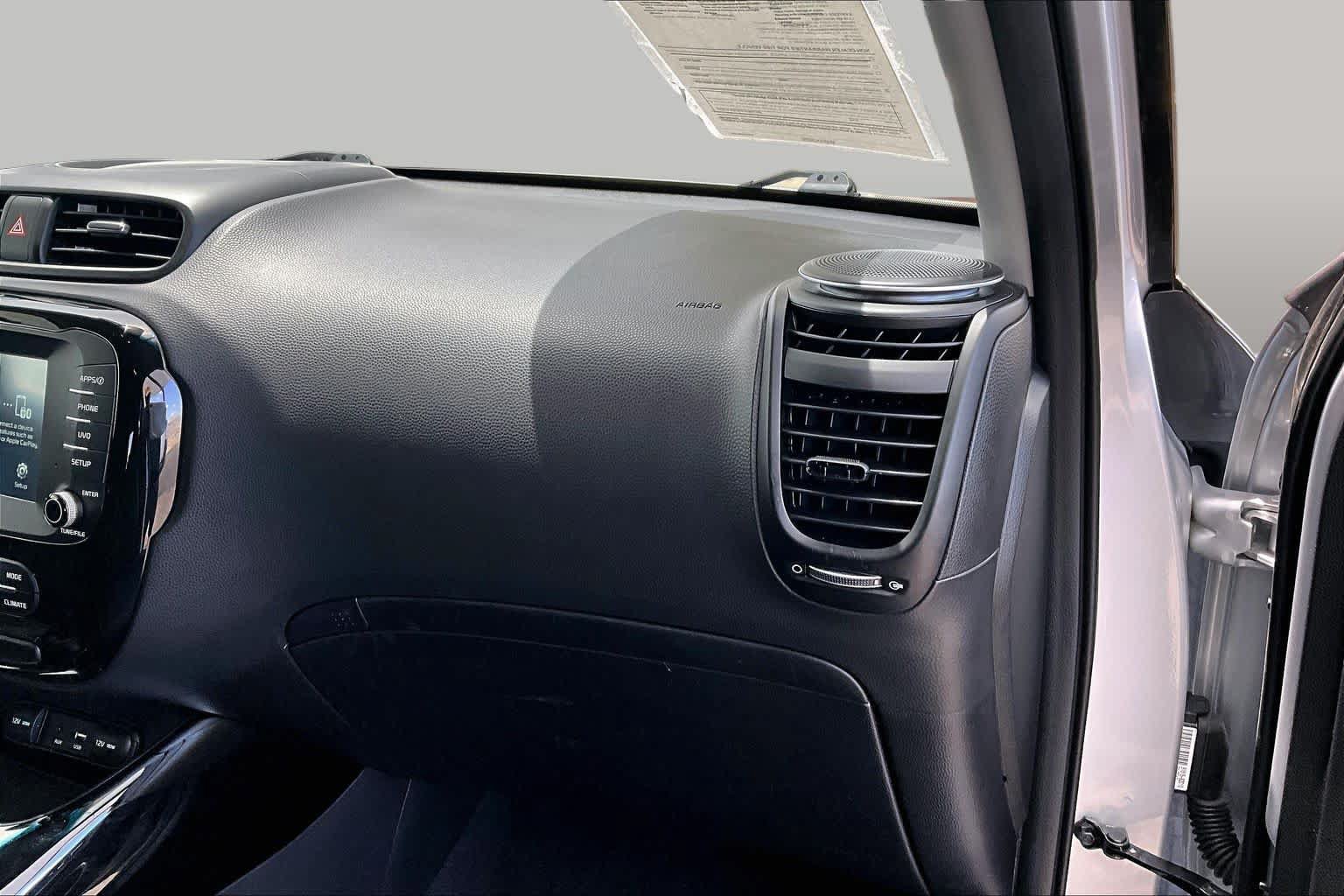 Used 2019 Kia Soul ! FWD image 18