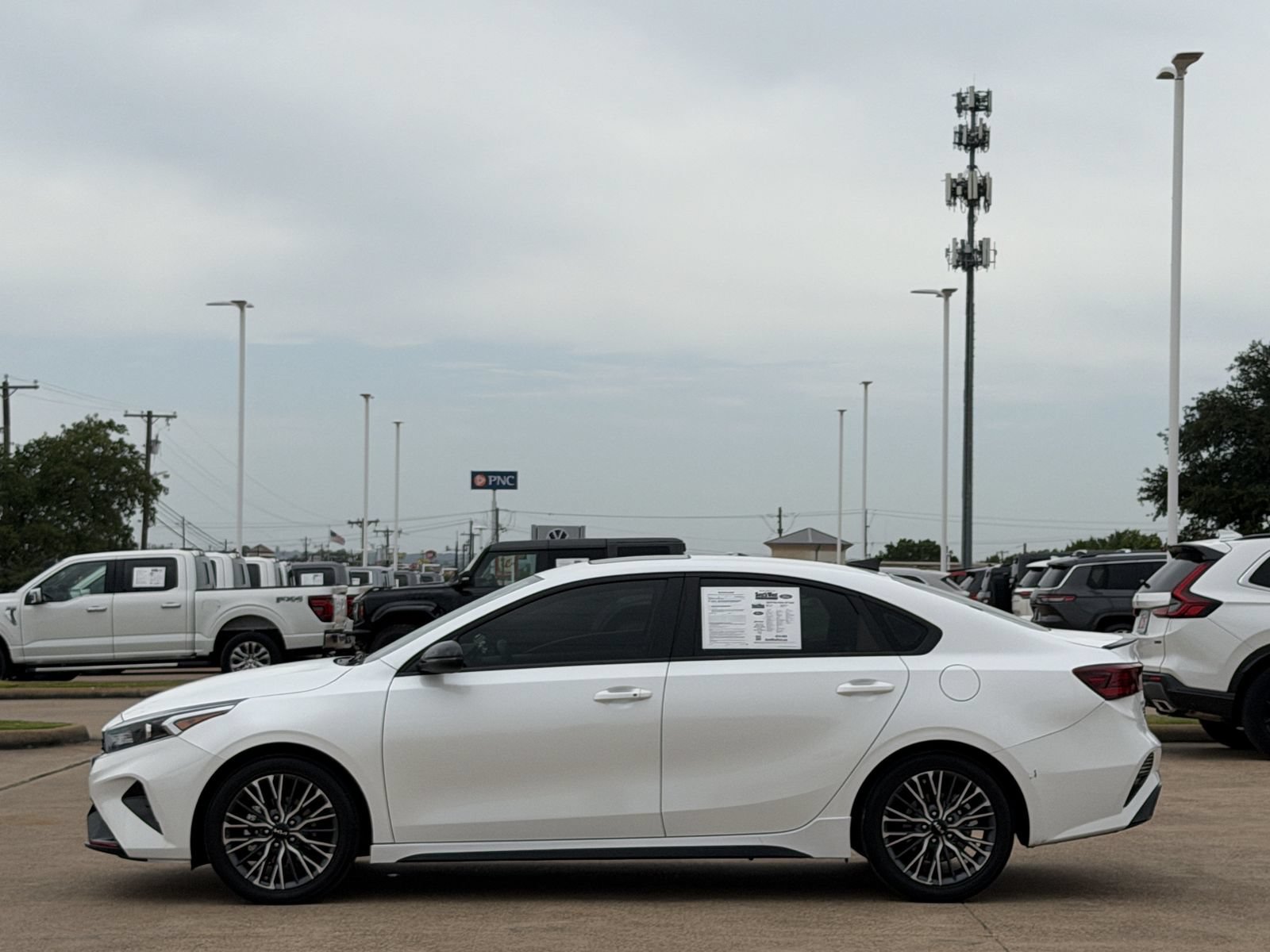 Used 2024 Kia Forte GT-Line w/ GT-Line Premium Package FWD image 7