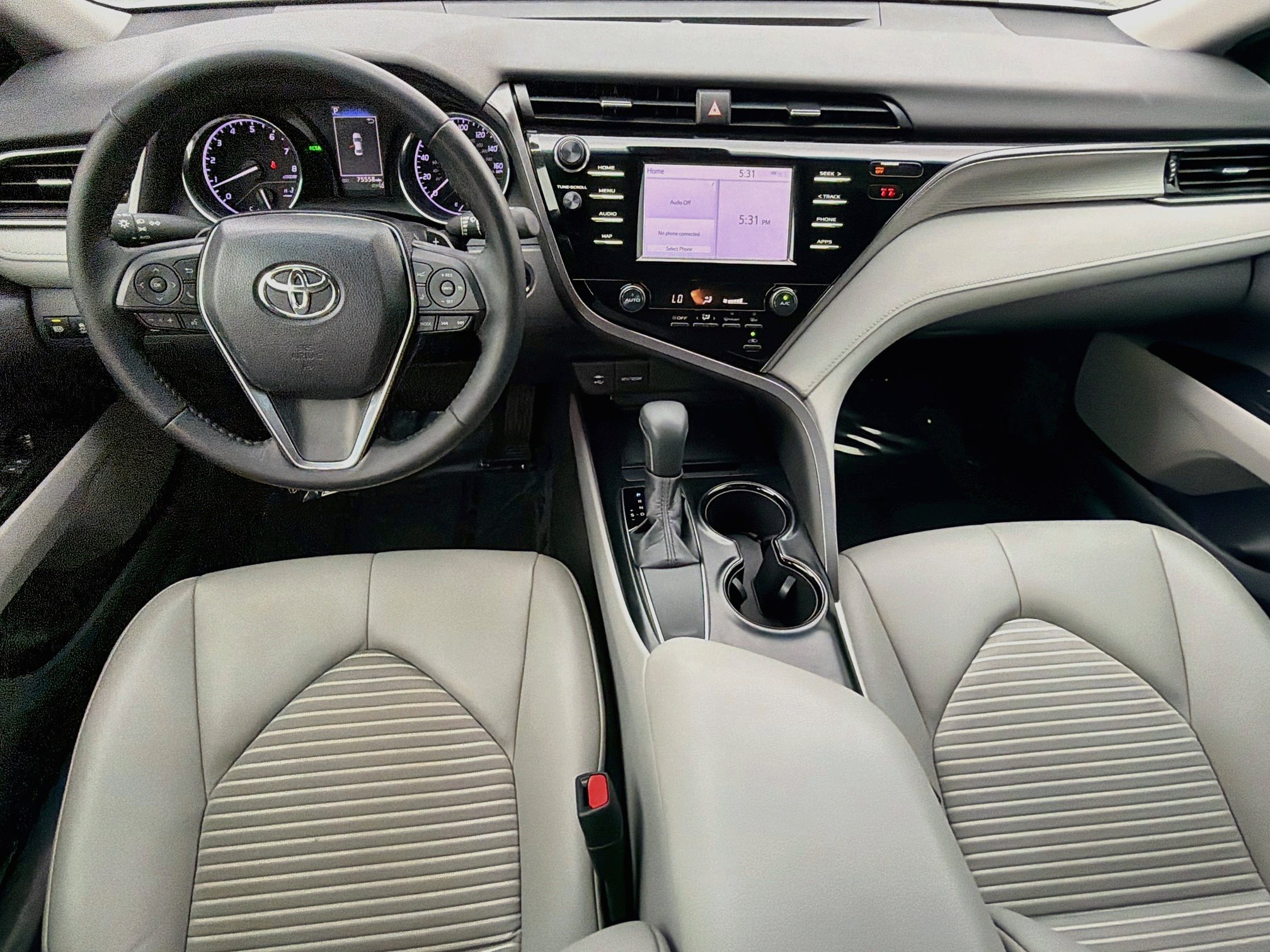 Used 2019 Toyota Camry SE w/ Convenience Package FWD image 16