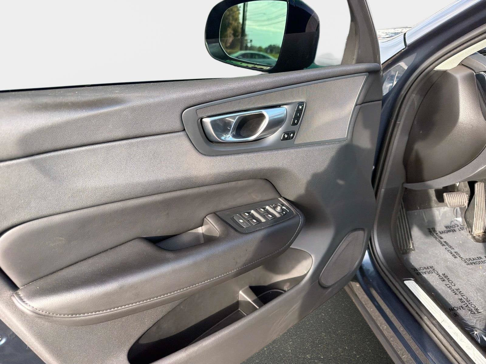 Certified 2024 Volvo XC60 B5 Core AWD/4WD image 20
