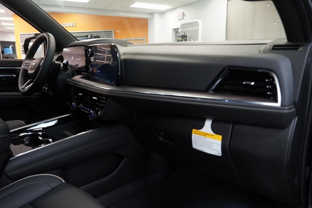 New 2025 Chevrolet Suburban Premier image 32