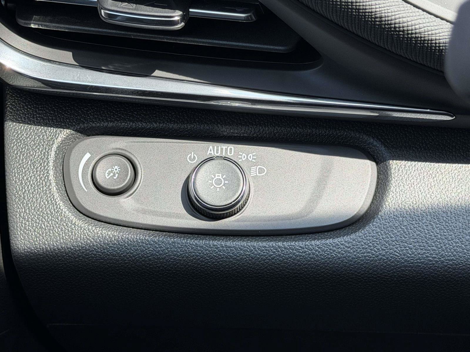 New 2026 Buick Envista Preferred w/ Advanced Safety Package FWD image 18