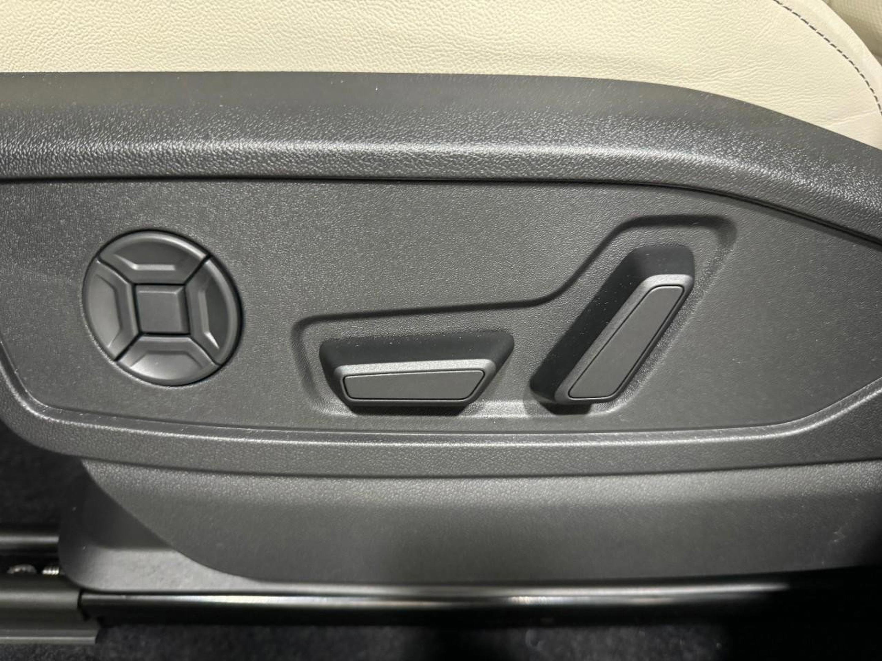 New 2025 Audi Q5 Premium Plus image 28