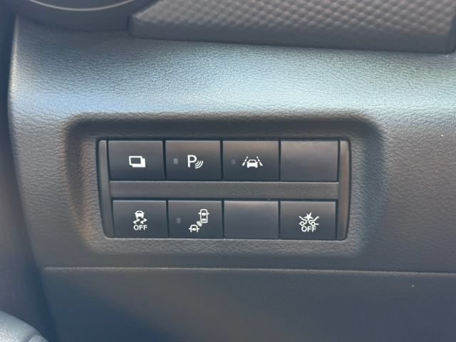 Used 2021 Nissan Kicks S FWD image 14