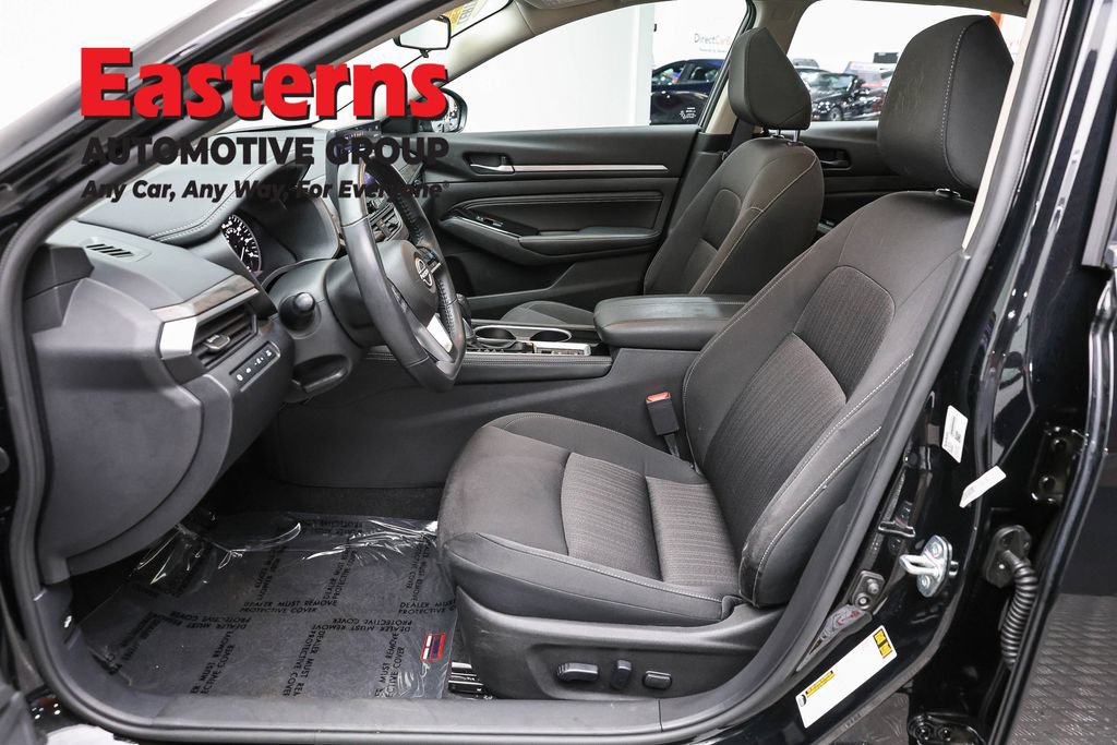 Used 2023 Nissan Altima 2.5 SV w/ SV Premium Package FWD image 14