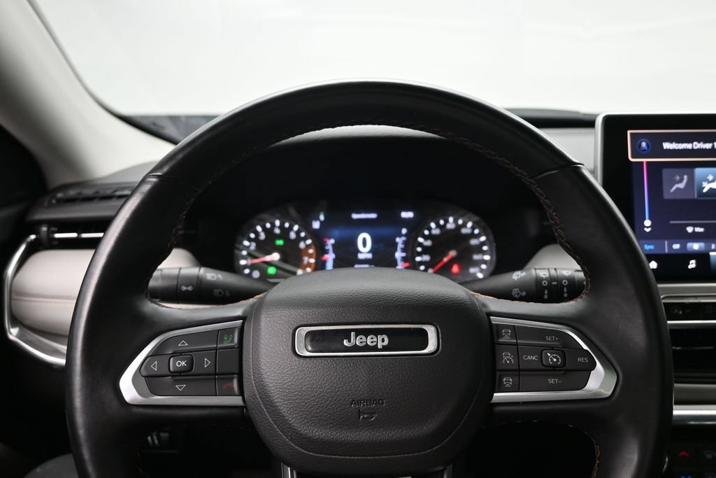 Used 2022 Jeep Compass Limited w/ Sun and Sound Group AWD/4WD image 14