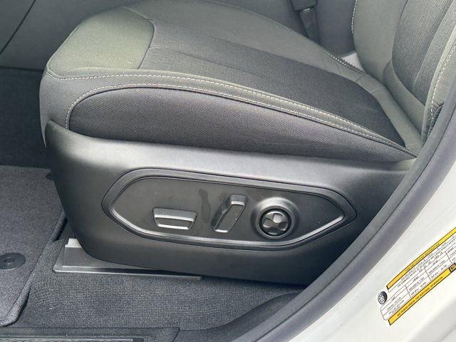 New 2025 Jeep Grand Cherokee Laredo image 10