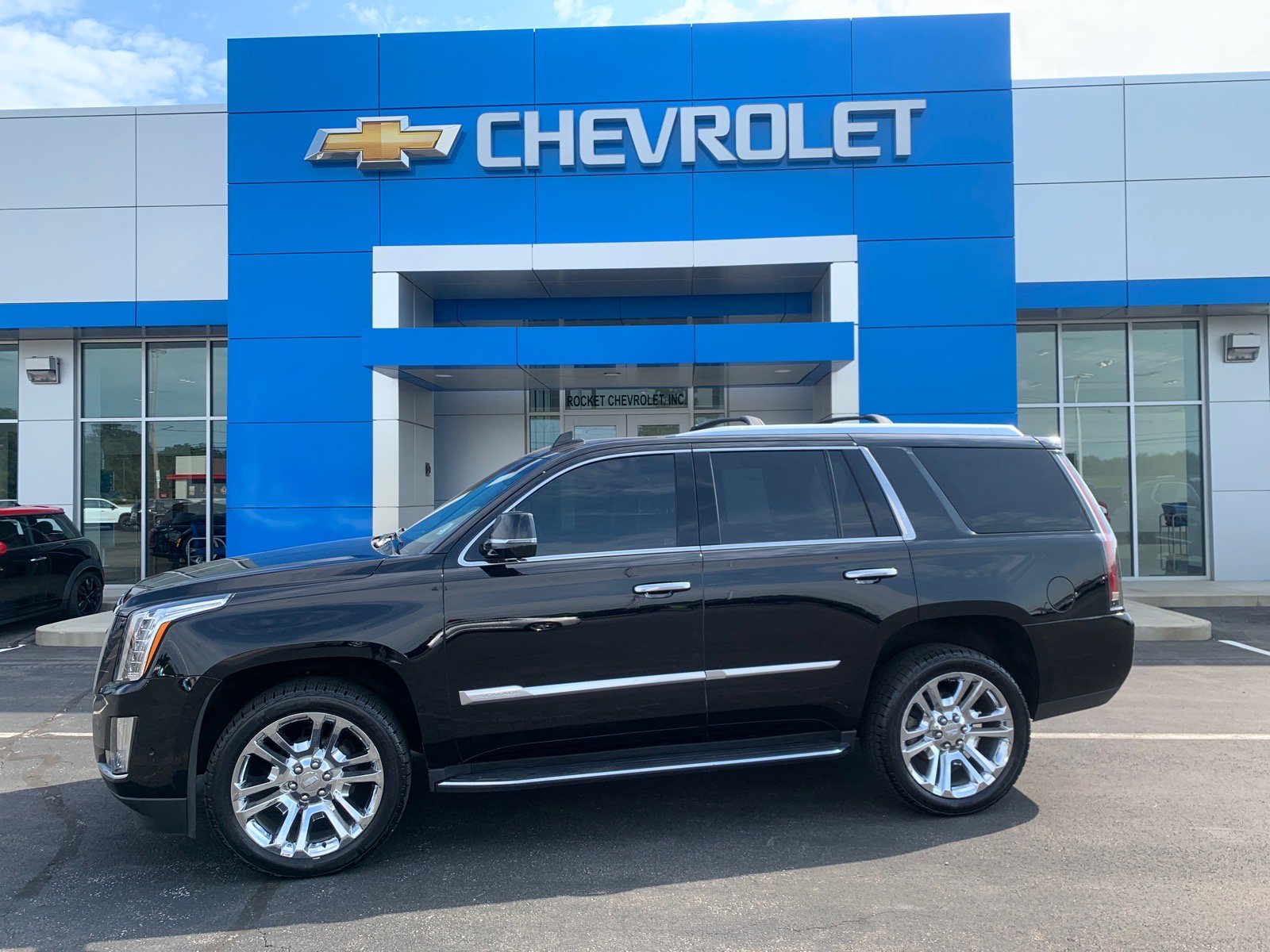 Used 2019 Cadillac Escalade Luxury AWD/4WD image 1