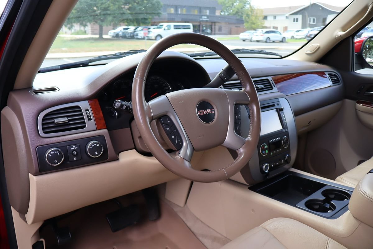 Used 2013 GMC Yukon SLT w/ SLT-2 Equipment Package AWD/4WD image 14