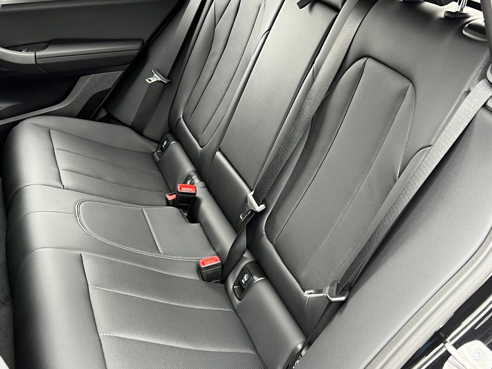 Used 2024 BMW X4 xDrive30i w/ M Sport Package image 17