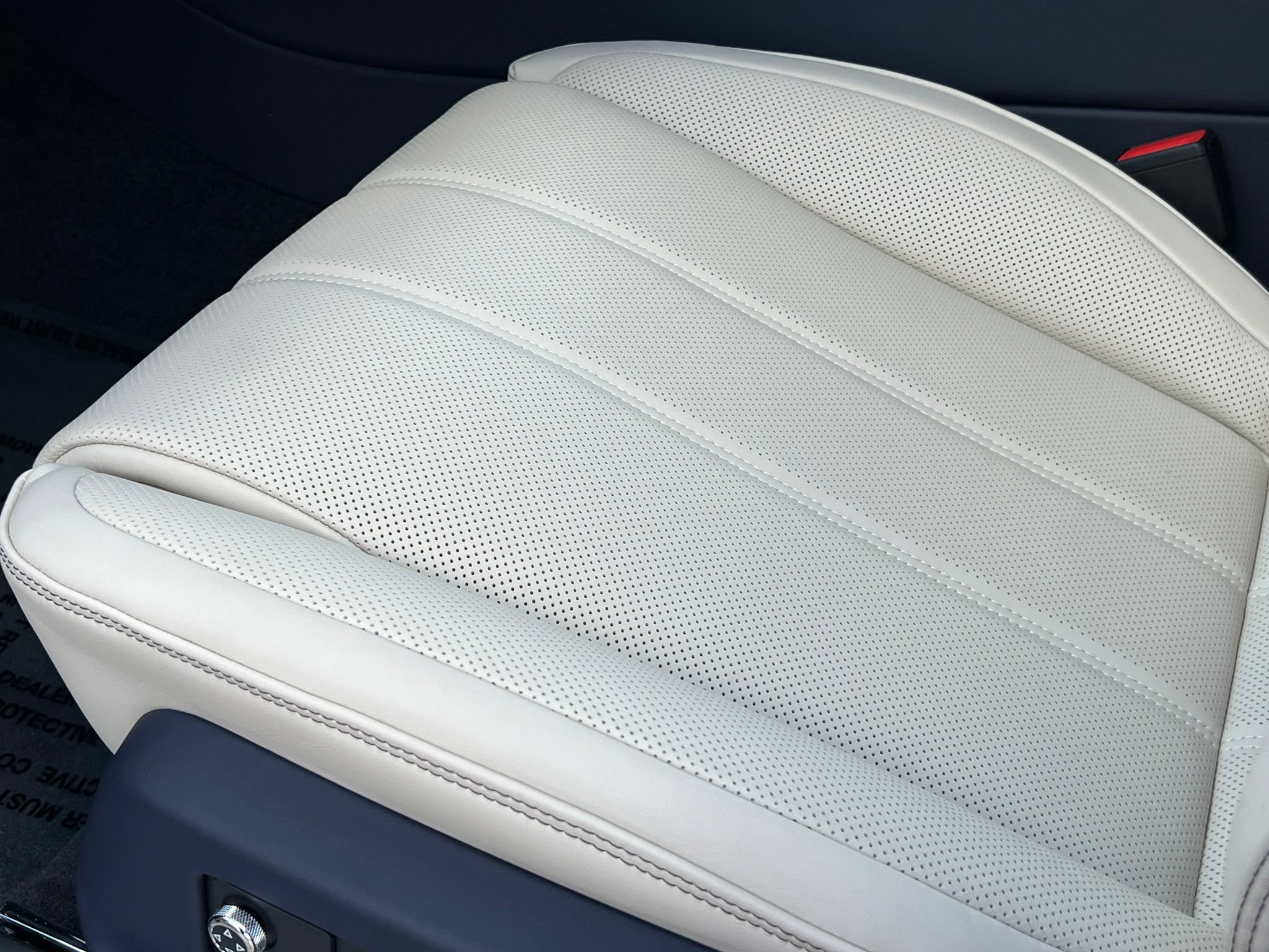 New 2026 Bentley Bentayga Extended Wheelbase AWD/4WD image 35