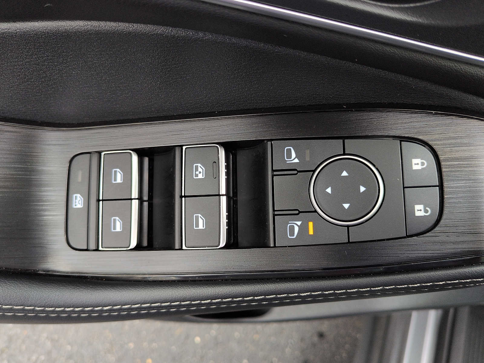 Used 2025 Nissan Rogue Platinum w/ Platinum Premium Package AWD/4WD image 16