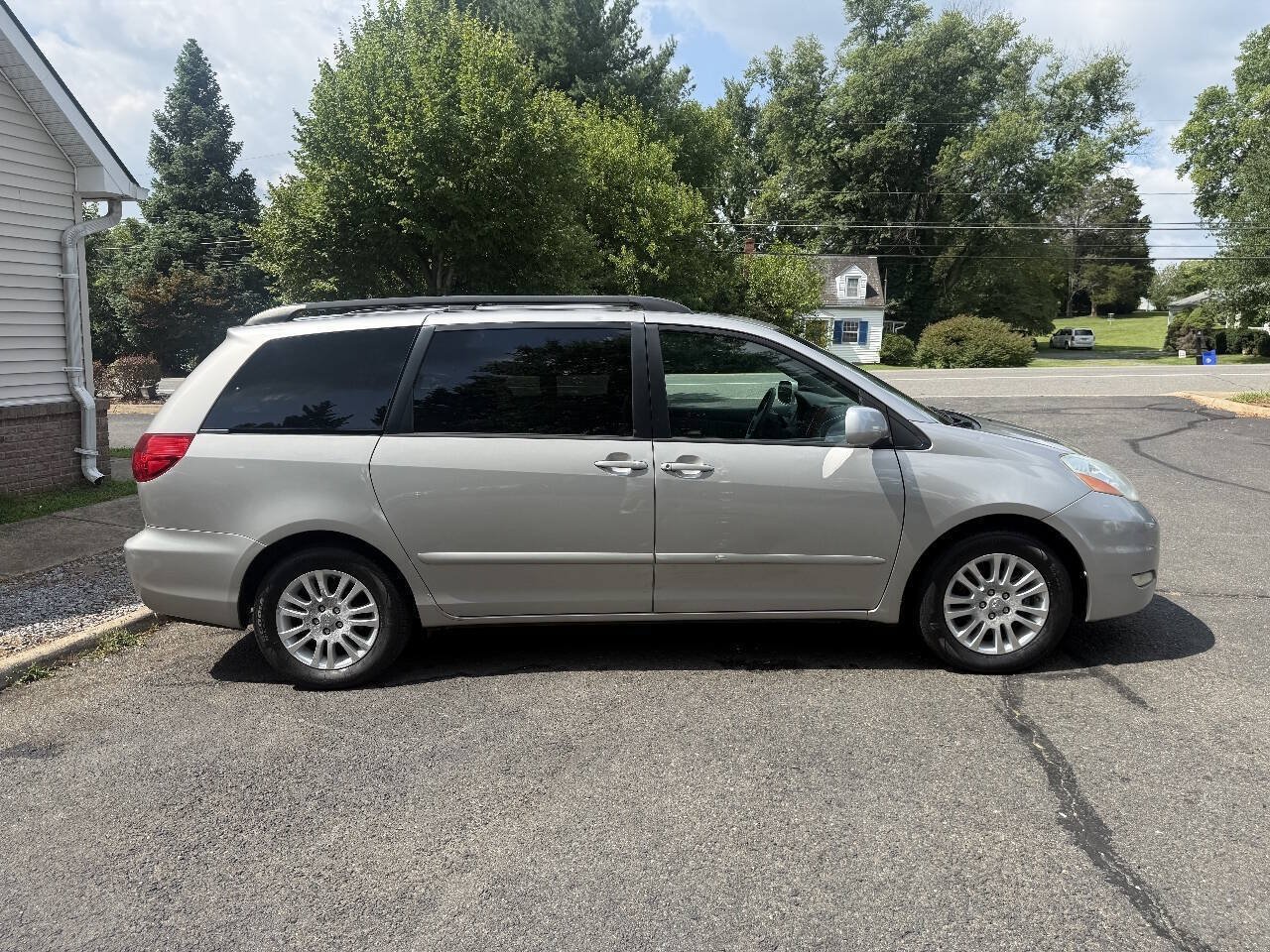 Used 2008 Toyota Sienna FWD image 9