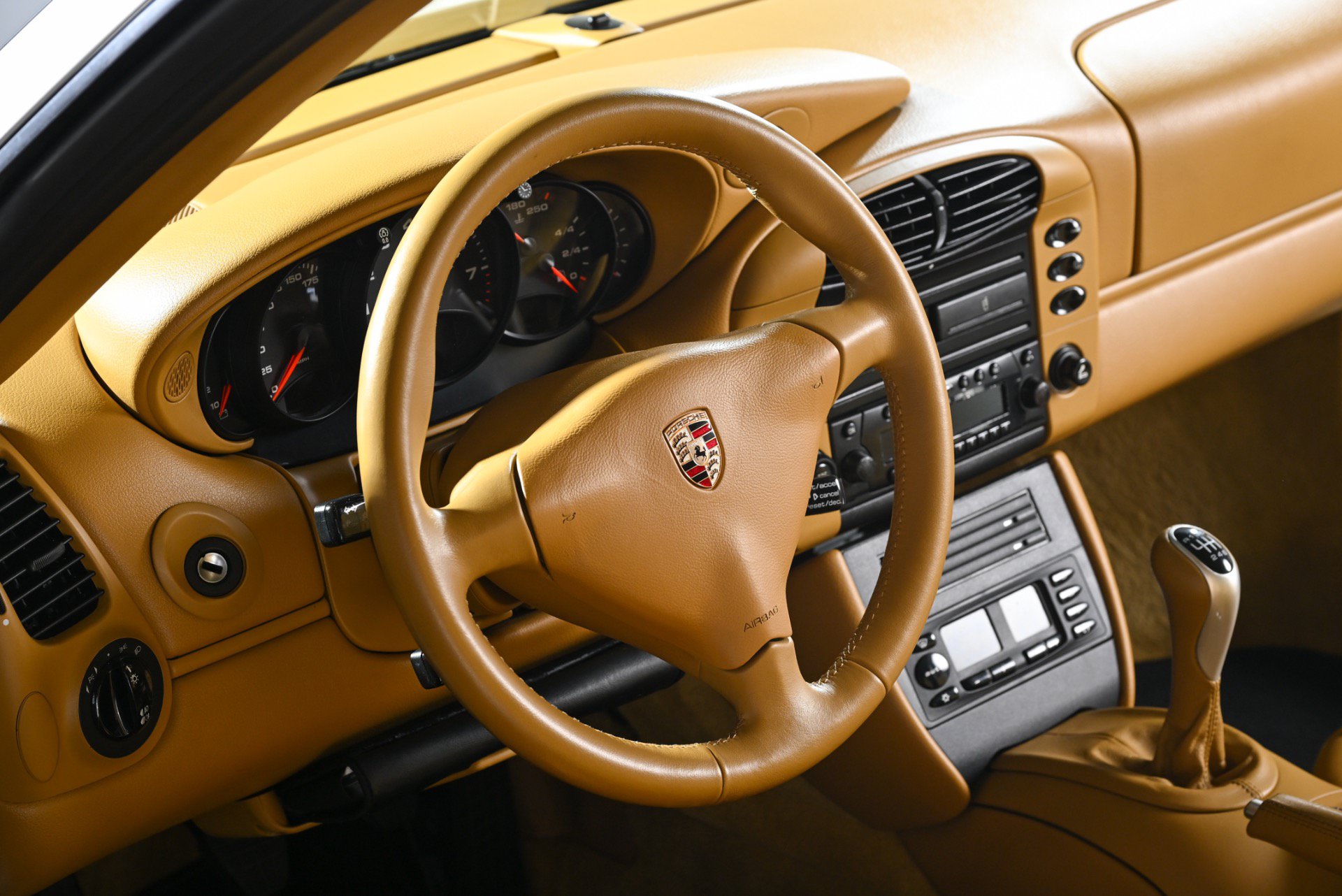 Used 2001 Porsche 911 Carrera RWD image 4