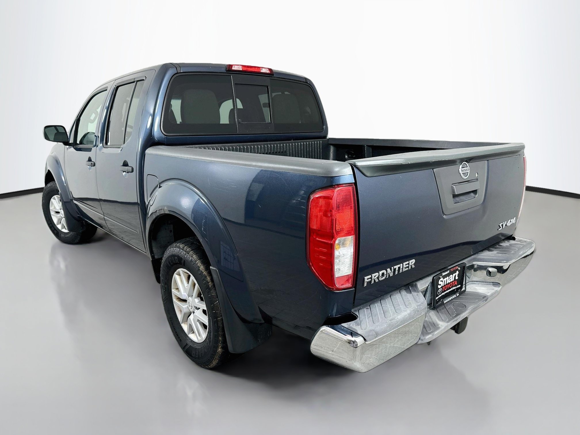 Used 2015 Nissan Frontier SV AWD/4WD image 5