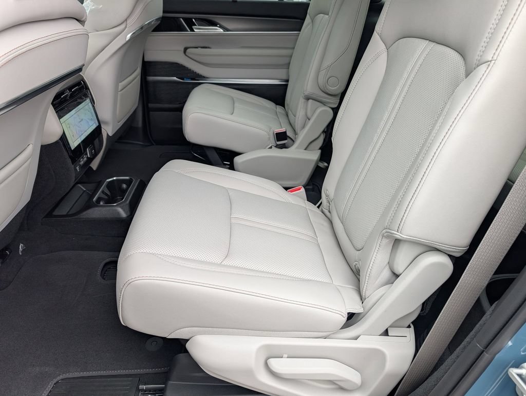 New 2026 Jeep Grand Wagoneer L Summit w/ Premium Group III AWD/4WD image 25