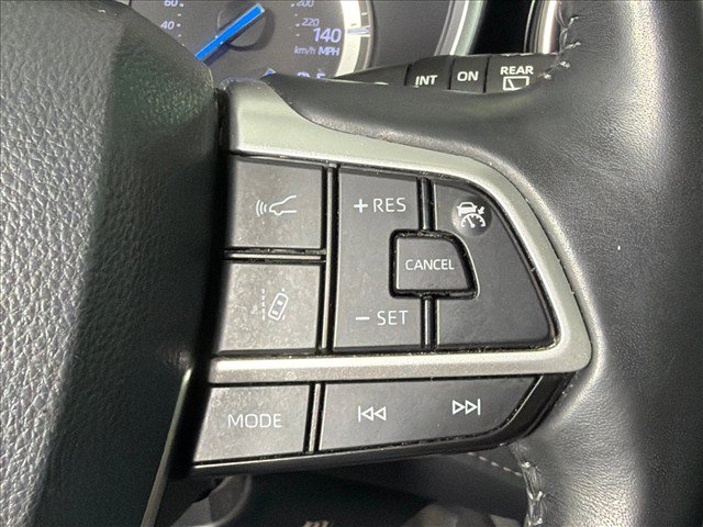 Used 2022 Toyota Highlander XLE FWD image 28