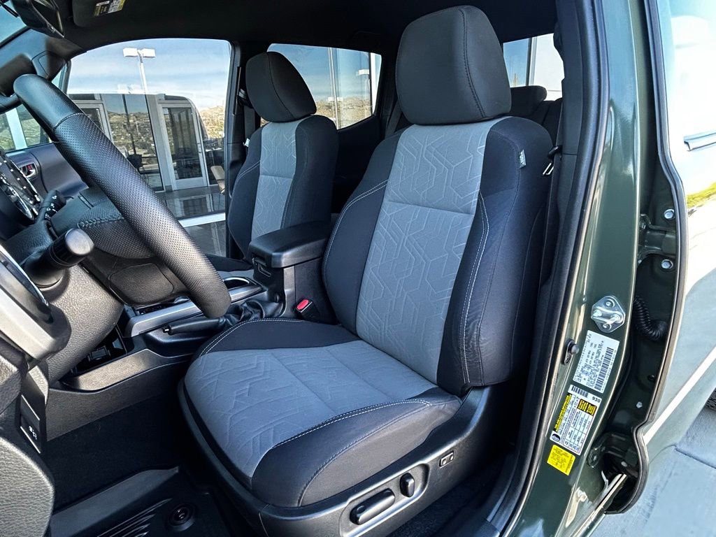 Used 2022 Toyota Tacoma TRD Off-Road w/ Technology Package image 17