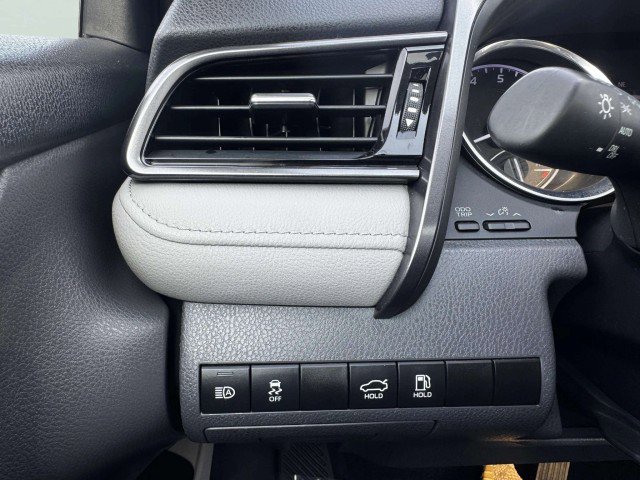 Used 2019 Toyota Camry XLE image 21