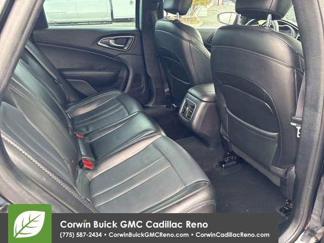 Used 2017 Chrysler 200 Limited Platinum w/ Comfort & Convenience Group image 26