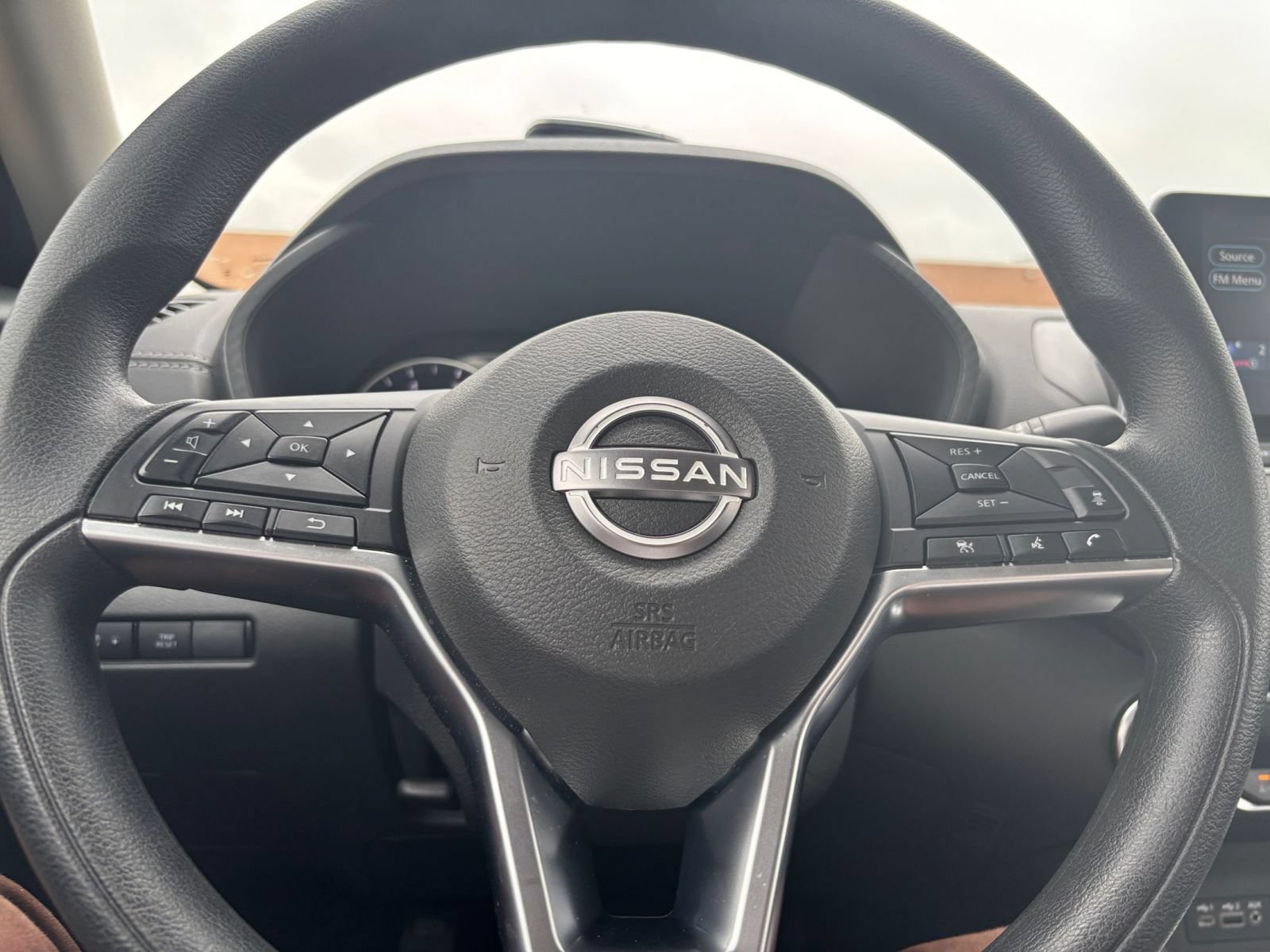 Used 2025 Nissan Sentra SV FWD image 25