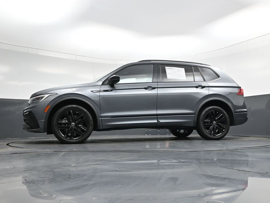 Used 2022 Volkswagen Tiguan SE R-Line image 38