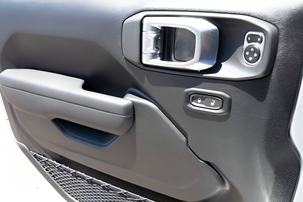 Used 2024 Jeep Wrangler Sport S image 21