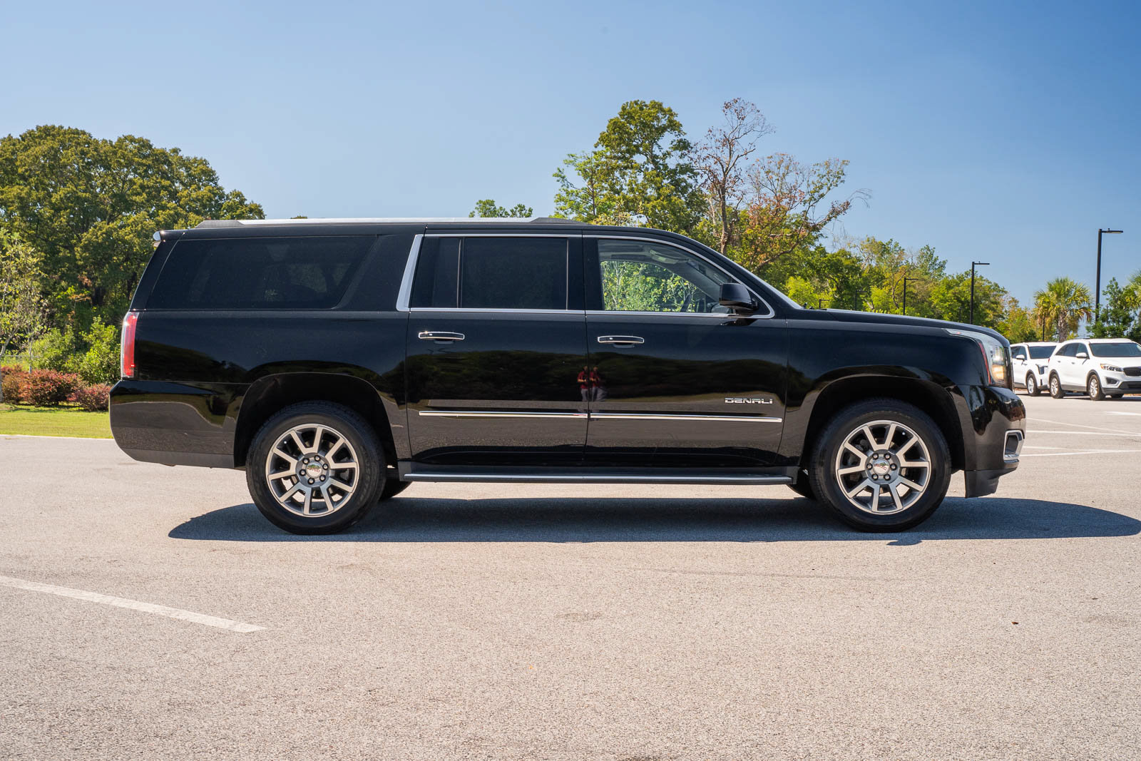 Used 2018 GMC Yukon XL Denali w/ Open Road Package AWD/4WD image 10