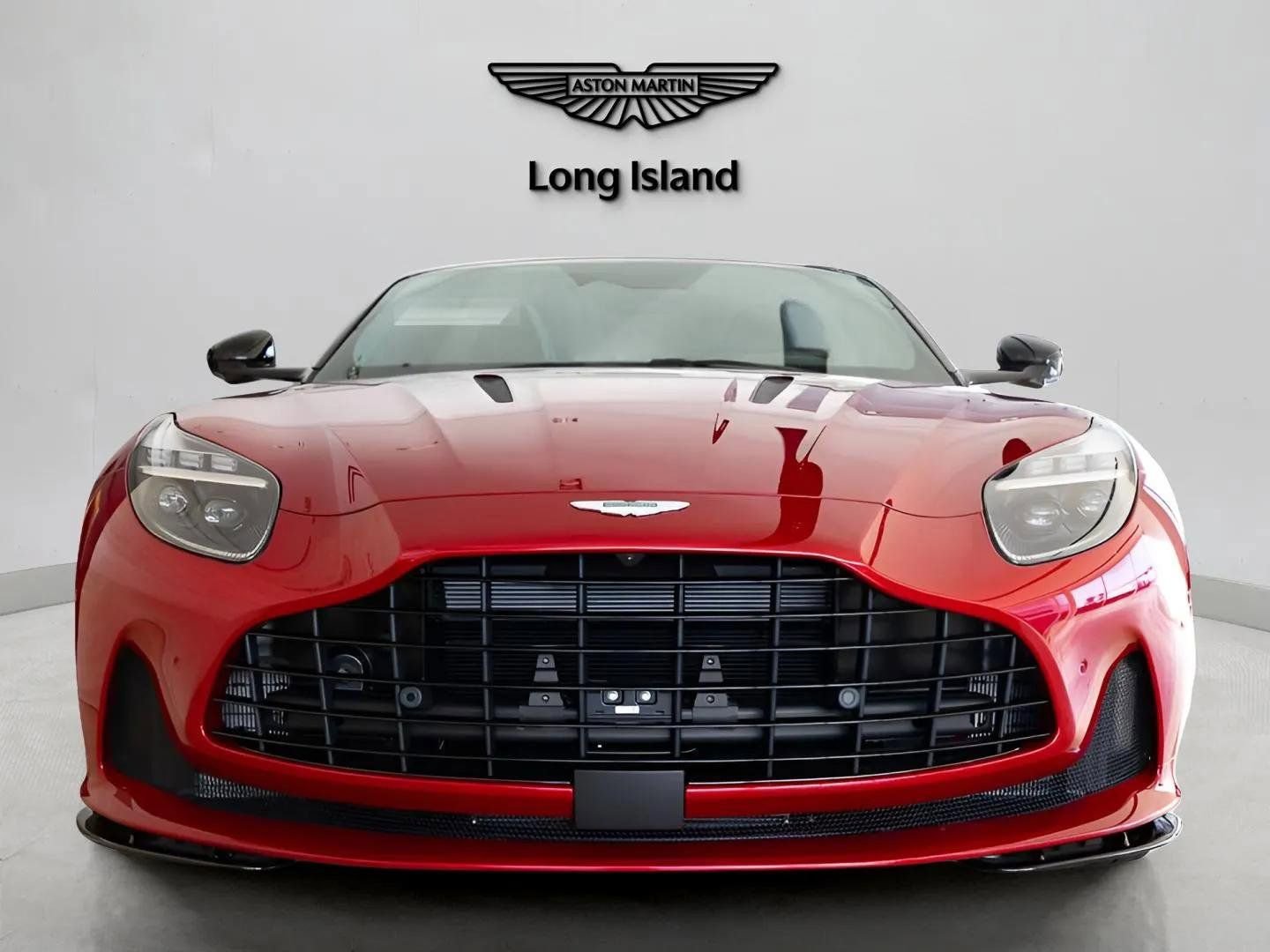 Used 2025 Aston Martin DB12 Convertible RWD image 3