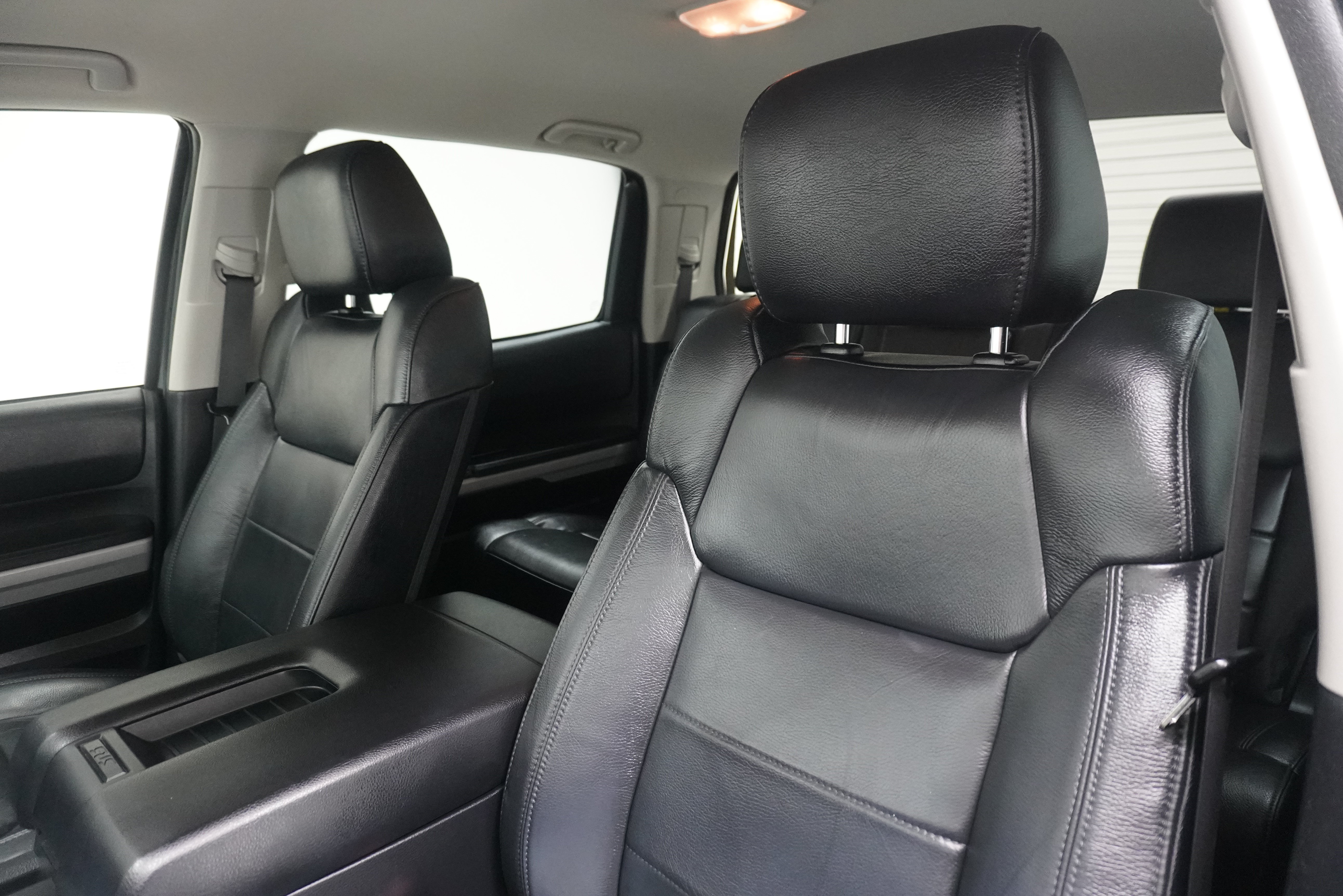 Used 2020 Toyota Tundra SR5 w/ SR5 Leather Package AWD/4WD image 12