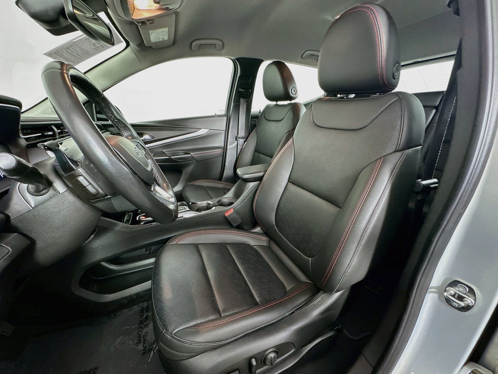 Used 2023 Chevrolet Bolt EUV LT w/ Convenience Package FWD image 22