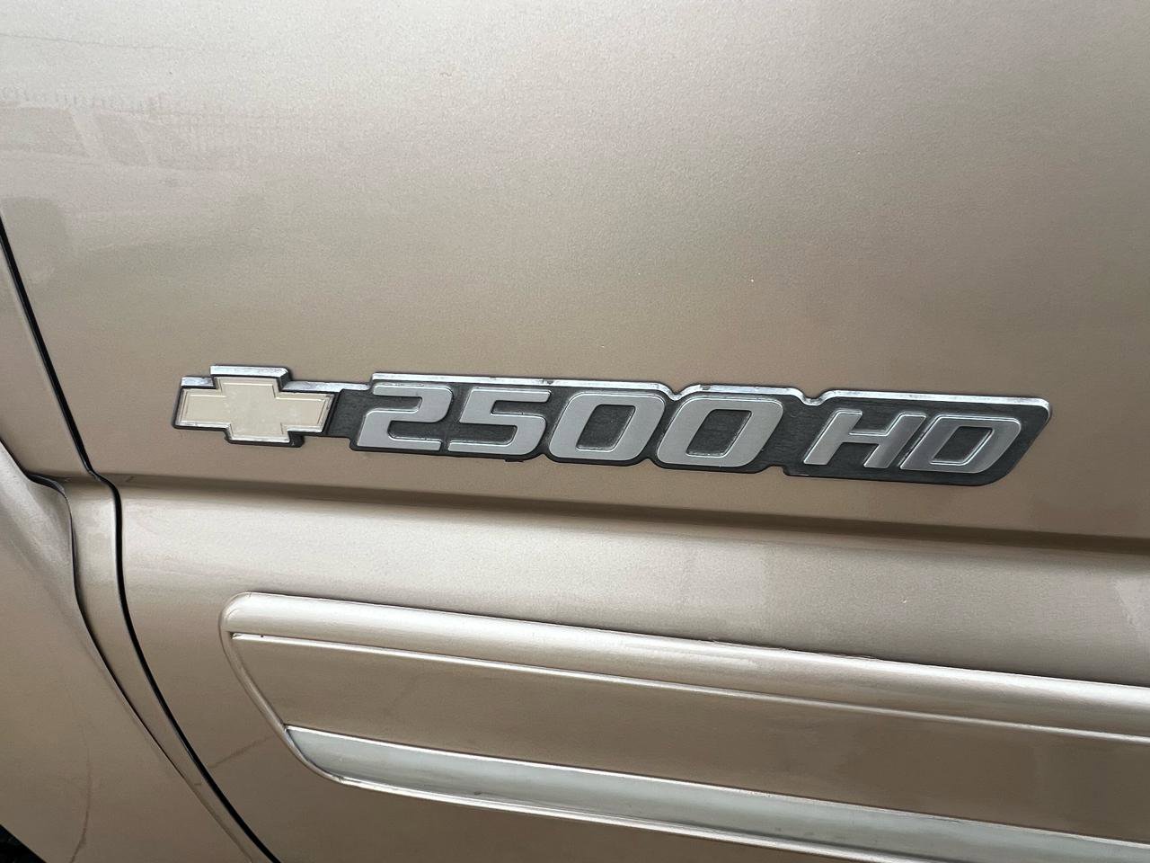 Used 2005 Chevrolet Silverado 2500 LS AWD/4WD image 13