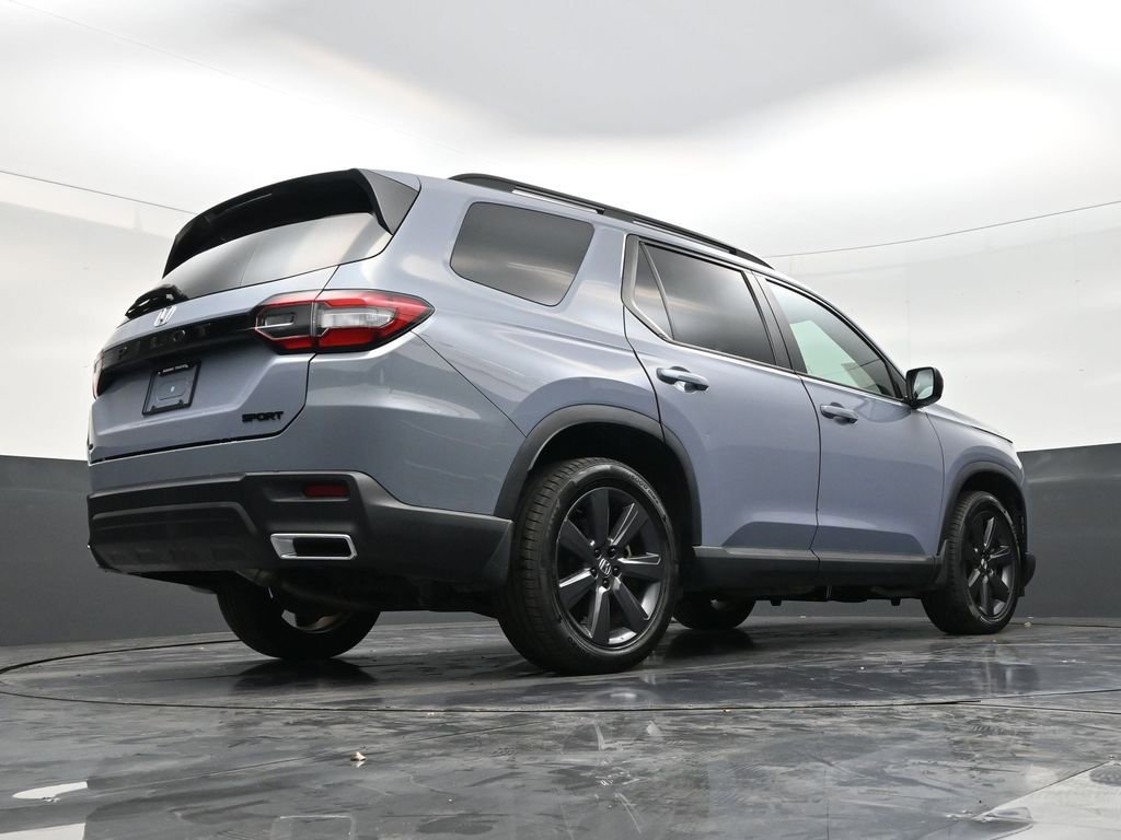 Used 2023 Honda Pilot Sport image 25