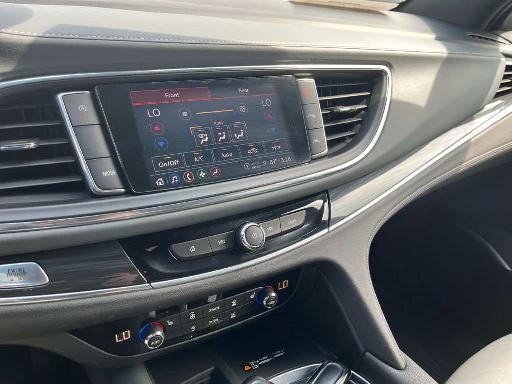 Used 2022 Buick Enclave Essence w/ Sport Touring Edition FWD image 17