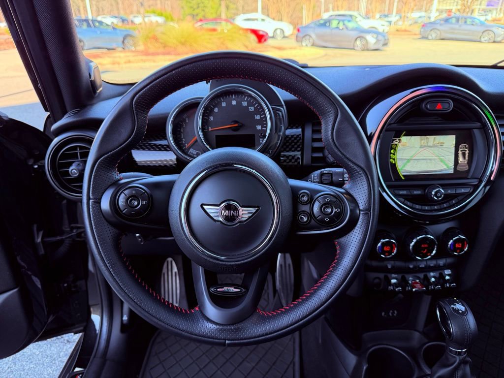 Used 2018 MINI Cooper S image 17