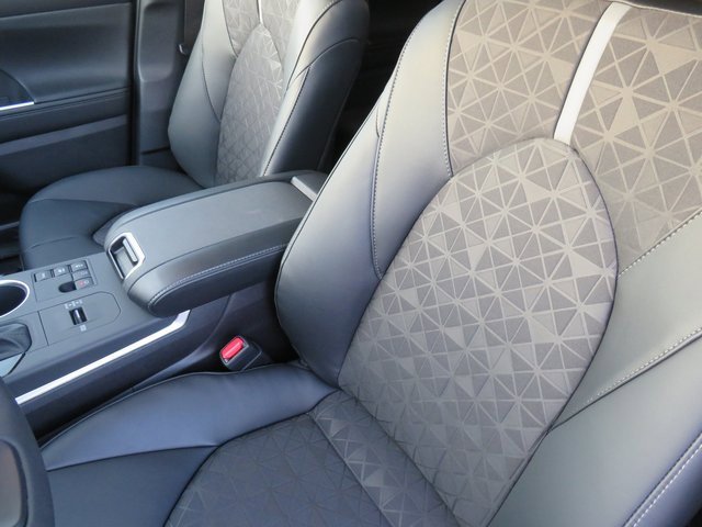 New 2025 Toyota Highlander XLE image 17