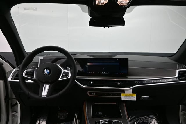 New 2026 BMW X5 xDrive40i w/ M Sport Package AWD/4WD image 14