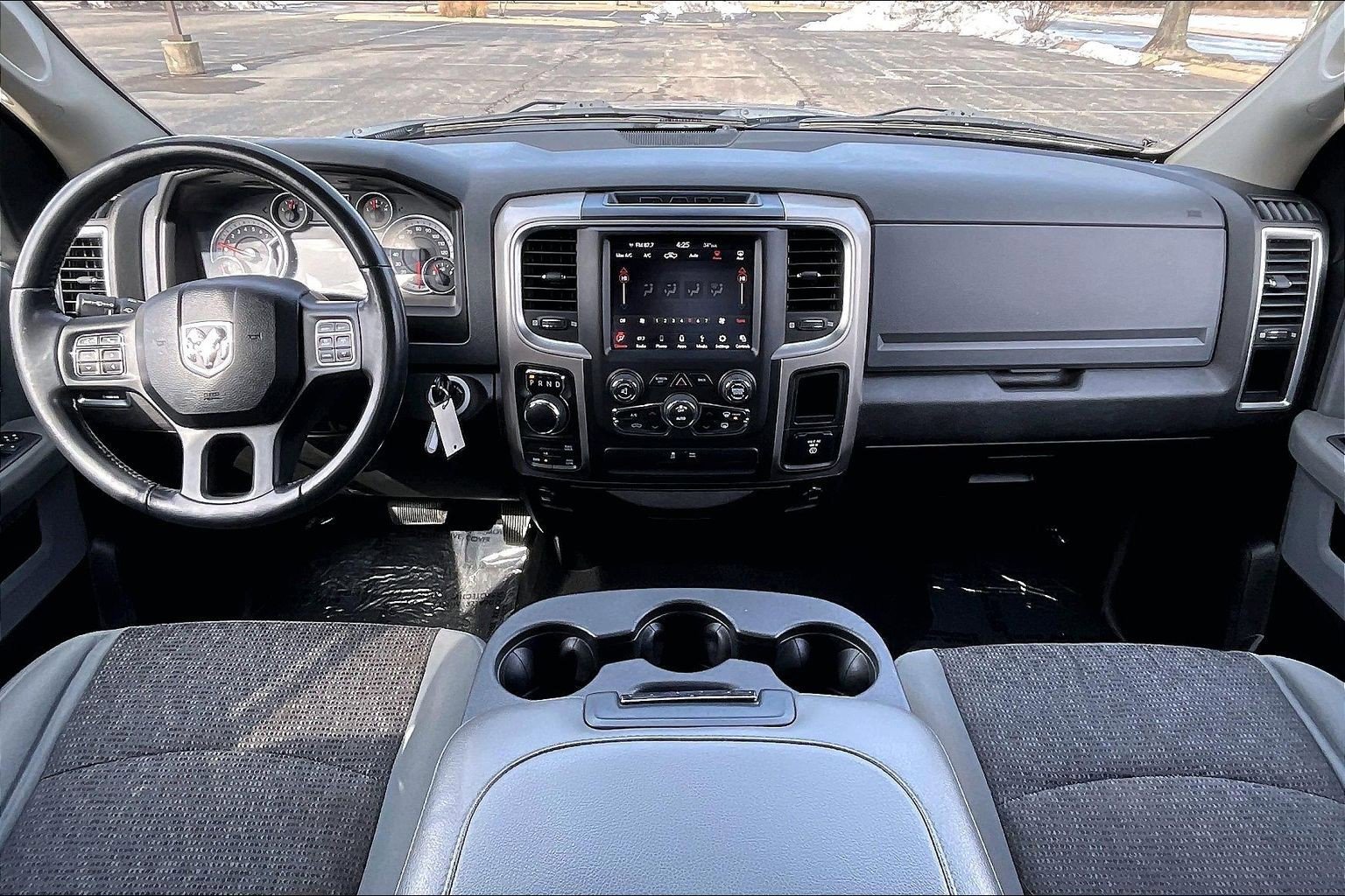 Used 2019 RAM 1500 Classic SLT w/ Luxury Group image 12
