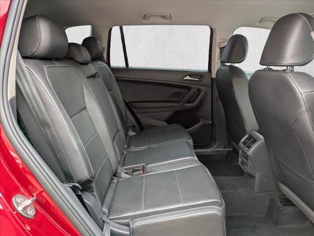 Used 2020 Volkswagen Tiguan SE image 19