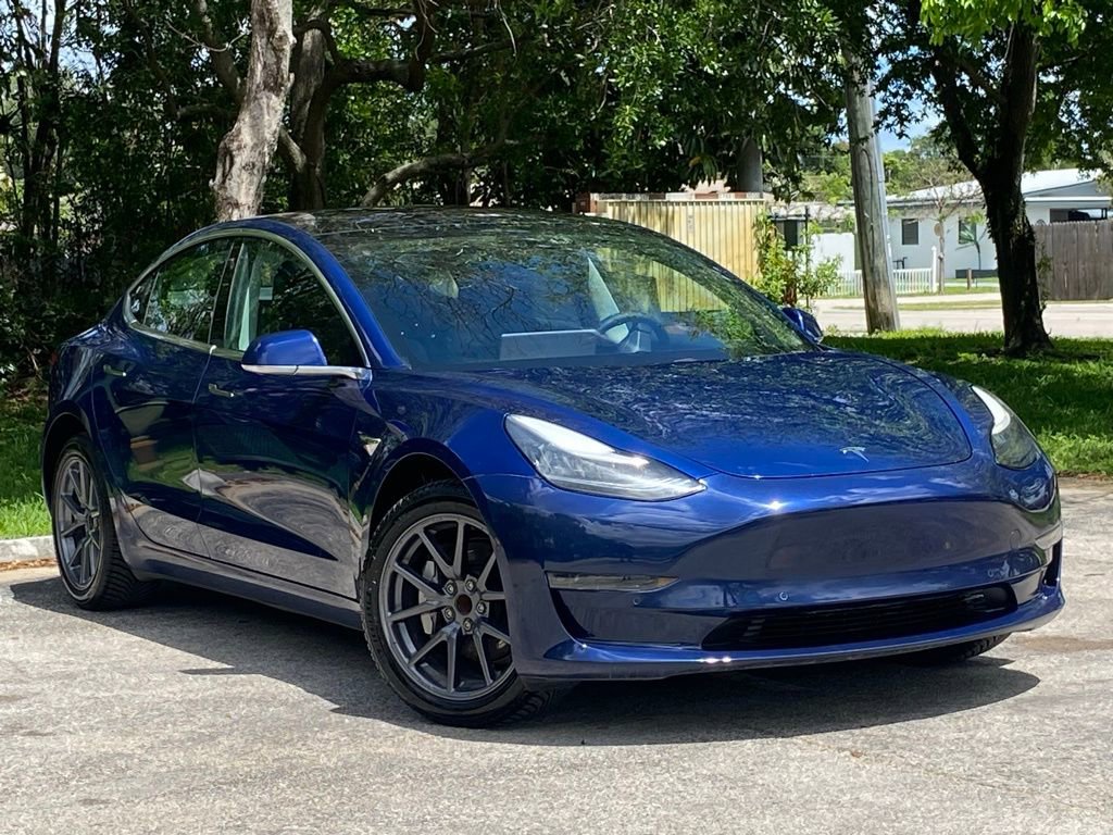 Used 2020 Tesla Model 3 Standard Range Plus image 4