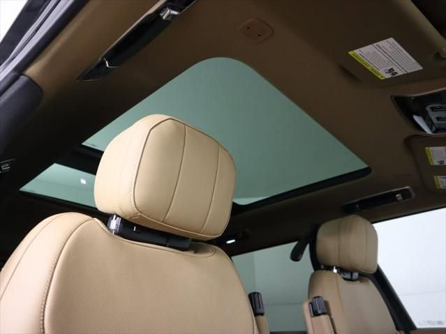 New 2025 Land Rover Range Rover SE image 19