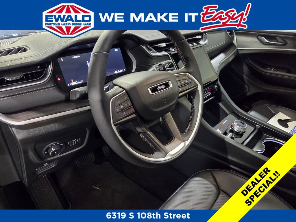 New 2025 Jeep Grand Cherokee Limited w/ Luxury Tech Group II AWD/4WD image 5