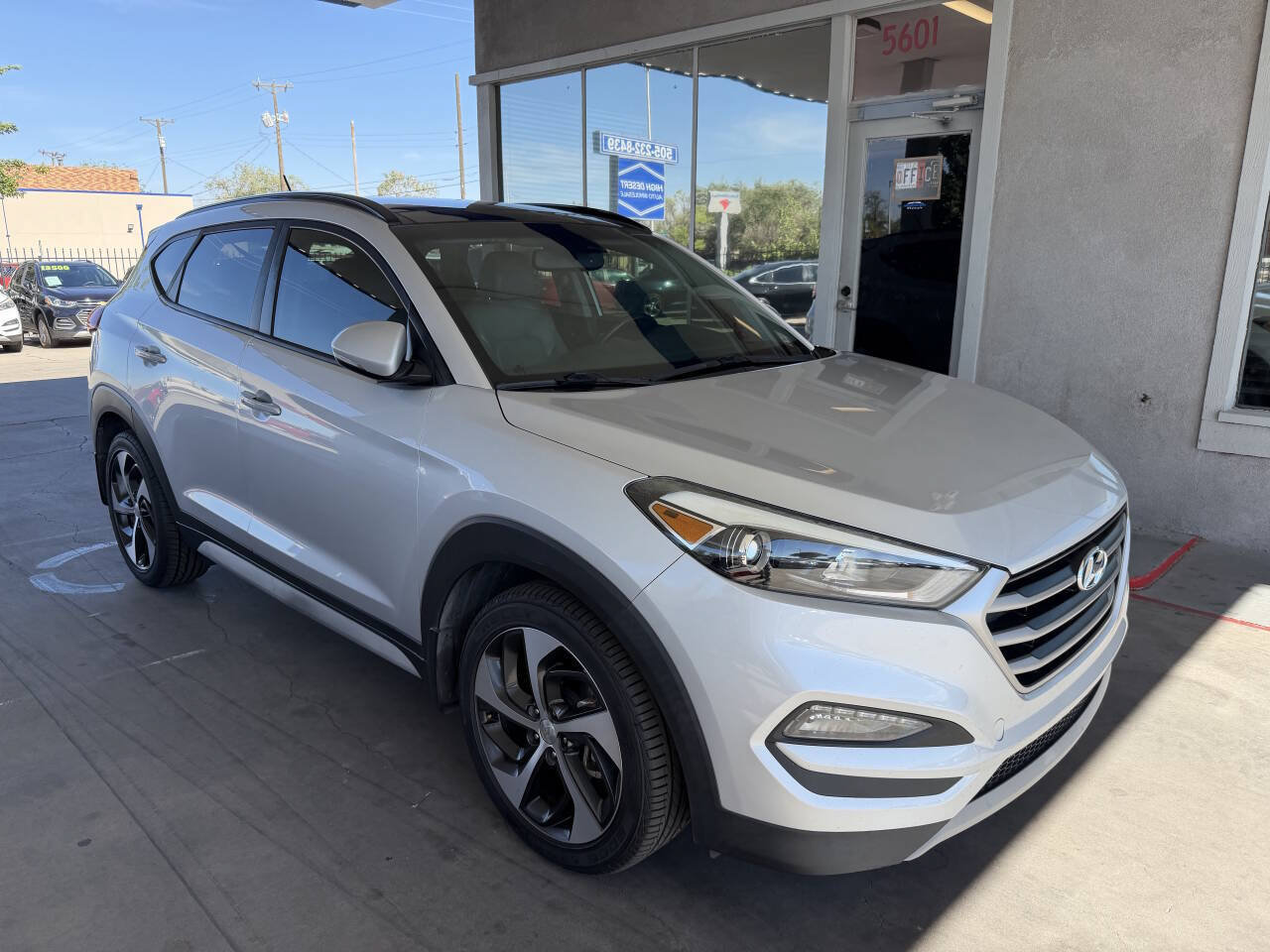 Used 2017 Hyundai Tucson Value FWD image 2