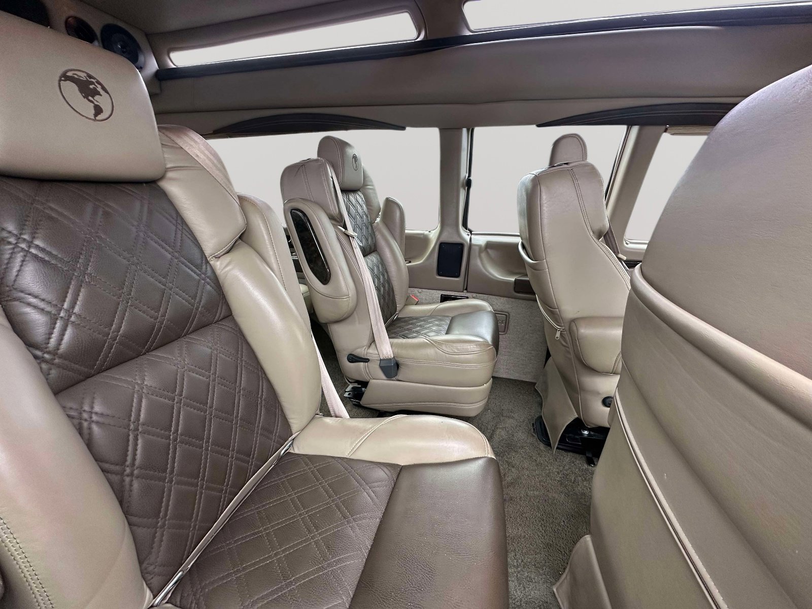 Used 2022 Chevrolet Express 2500 Extended w/ Enhanced Convenience Package image 33