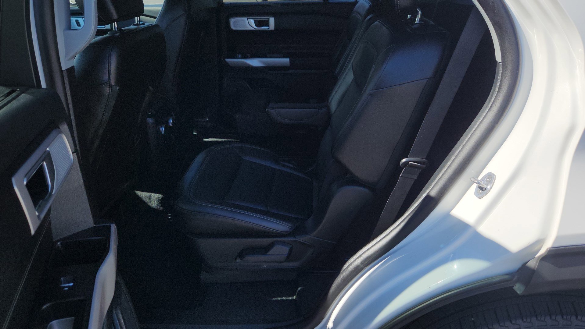 Certified 2023 Ford Explorer Limited w/ Limited Technology Package image 27