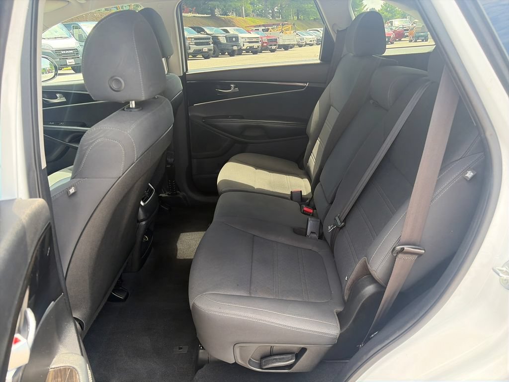 Used 2020 Kia Sorento L FWD image 24
