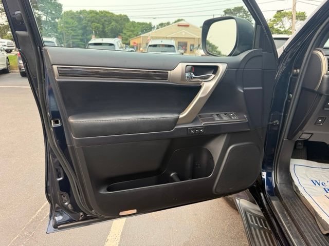 Used 2021 Lexus GX 460 Premium w/ Premium Package AWD/4WD image 12