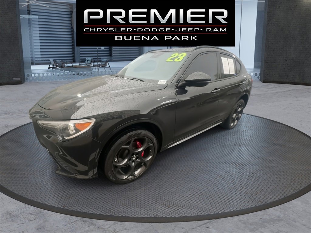 Used 2023 Alfa Romeo Stelvio Veloce image 4