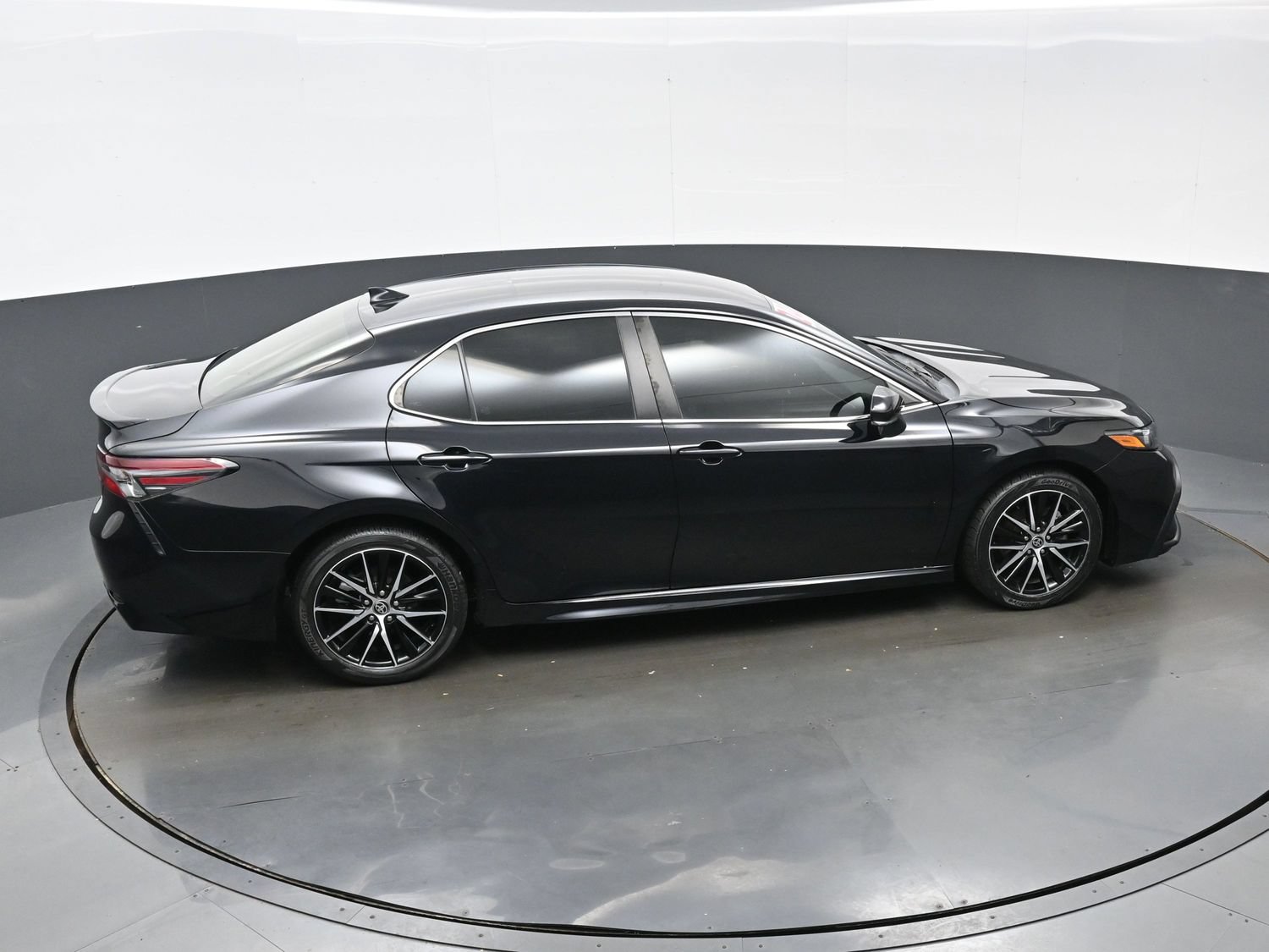 Used 2024 Toyota Camry SE FWD image 41