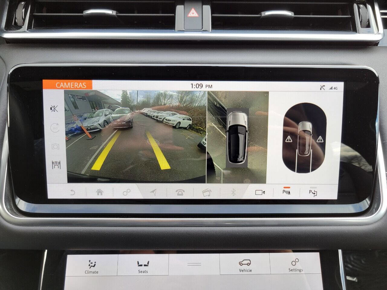 Used 2020 Land Rover Range Rover Velar R-Dynamic HSE image 10
